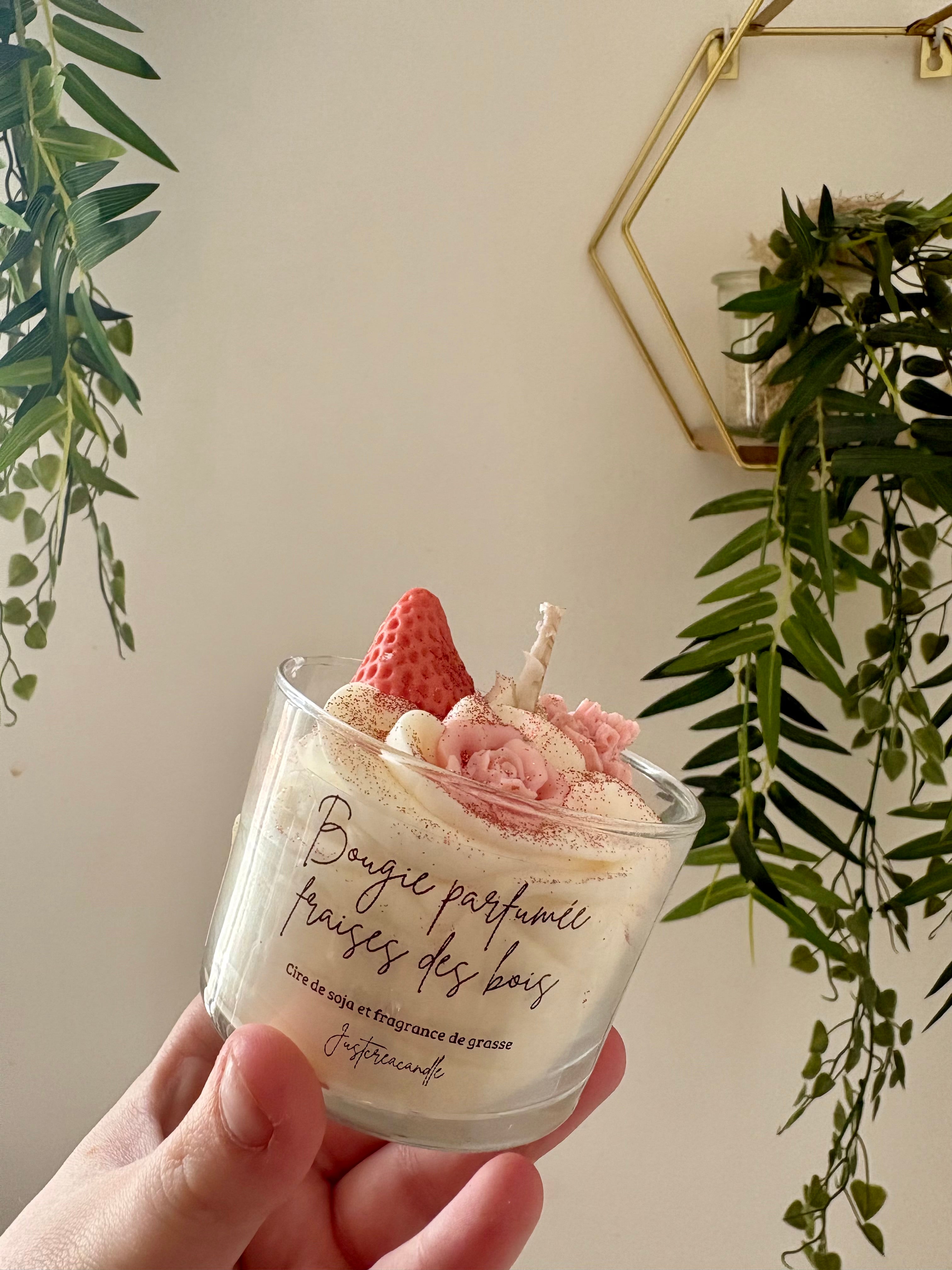 Bougie chantilly fraises des bois